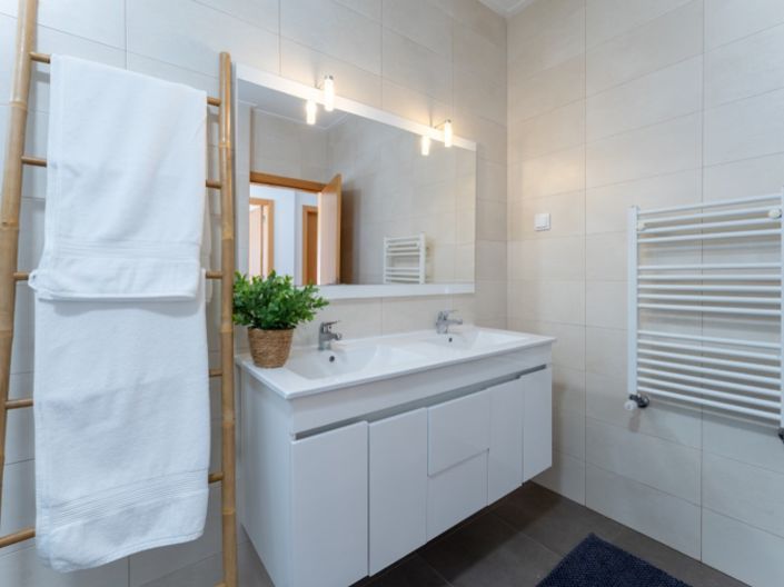 Image No.32-3 Bed House for sale