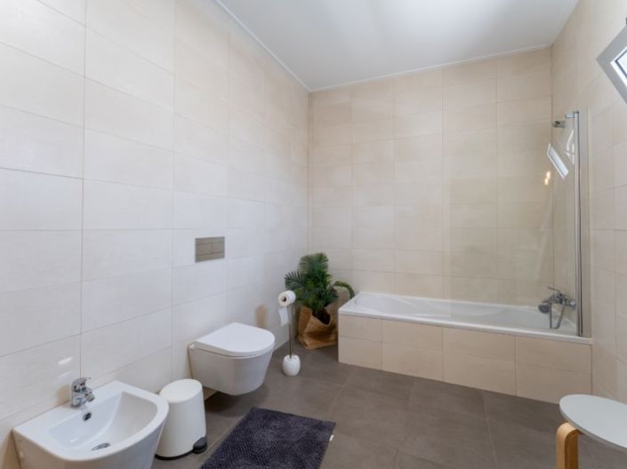 Image No.33-3 Bed House for sale