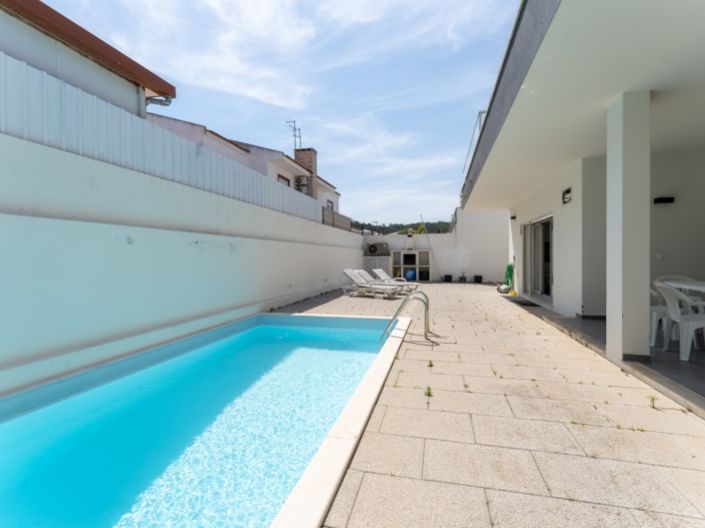 Image No.37-3 Bed House for sale