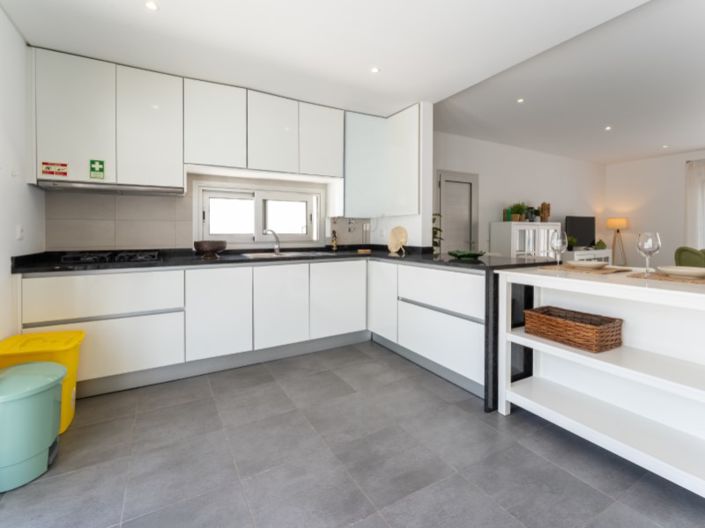 Image No.9-3 Bed House for sale