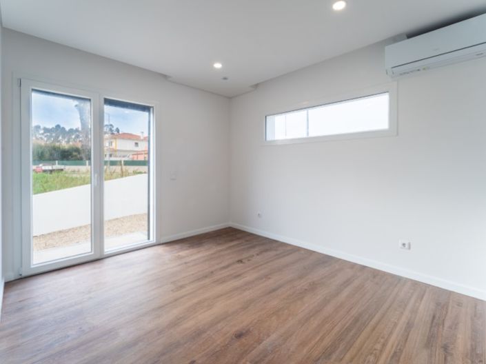 Image No.13-3 Bed House for sale