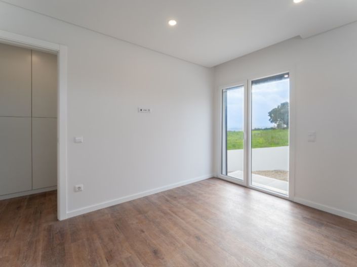 Image No.19-3 Bed House for sale
