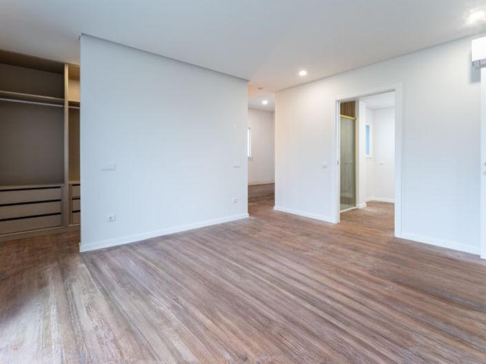 Image No.21-3 Bed House for sale