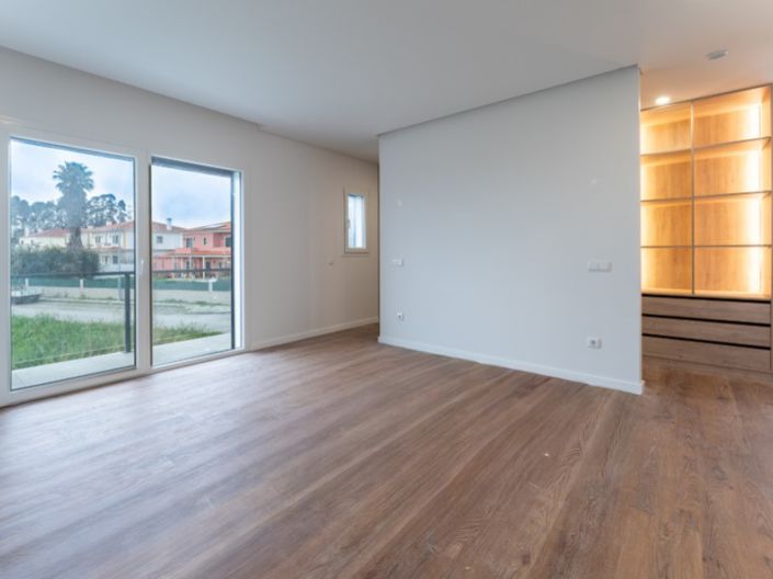 Image No.22-3 Bed House for sale