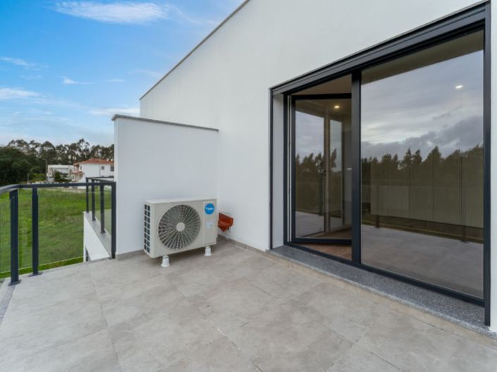 Image No.38-3 Bed House for sale
