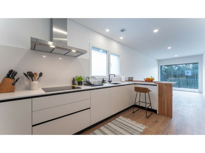 Image No.9-3 Bed House for sale