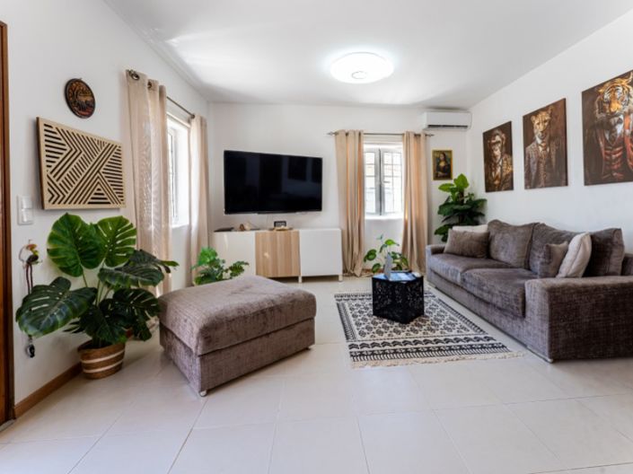 Image No.2-2 Bed House for sale