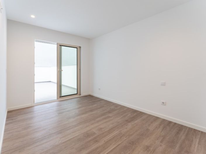 Image No.18-2 Bed Apartment for sale