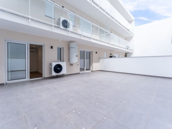 Image No.31-2 Bed Apartment for sale
