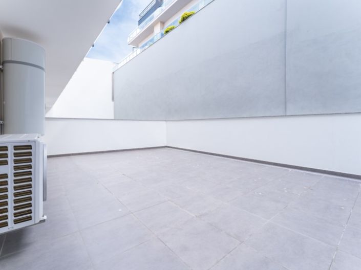 Image No.32-2 Bed Apartment for sale