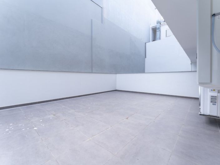 Image No.33-2 Bed Apartment for sale