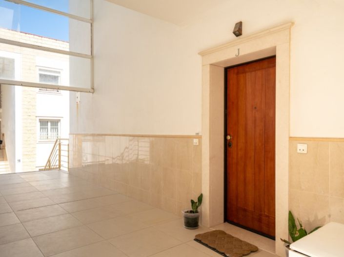 Image No.16-3 Bed Apartment for sale