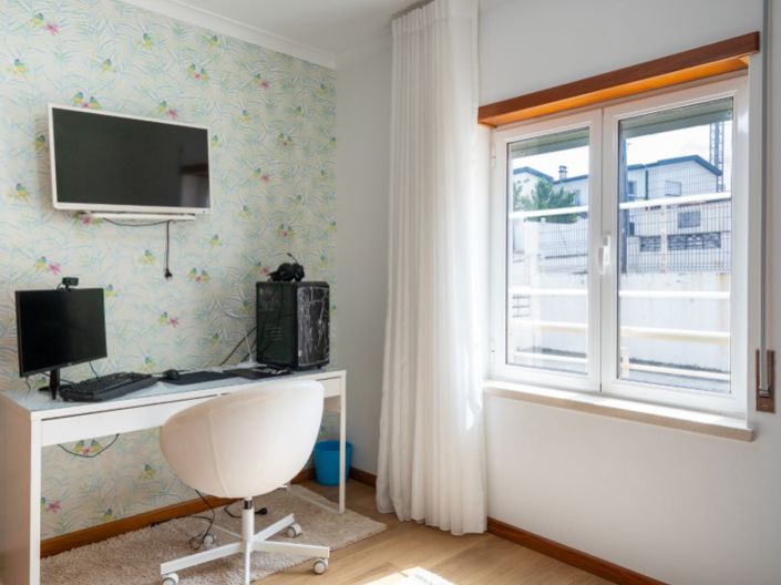 Image No.24-3 Bed Apartment for sale