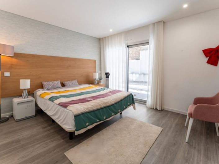 Image No.11-2 Bed Apartment for sale