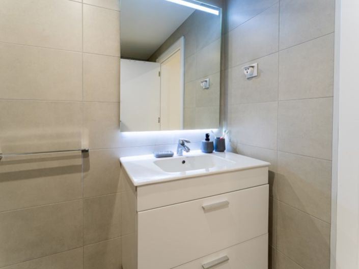 Image No.18-2 Bed Apartment for sale