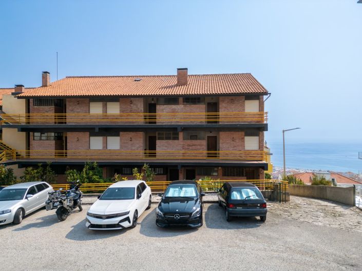 Image No.25-2 Bed Apartment for sale