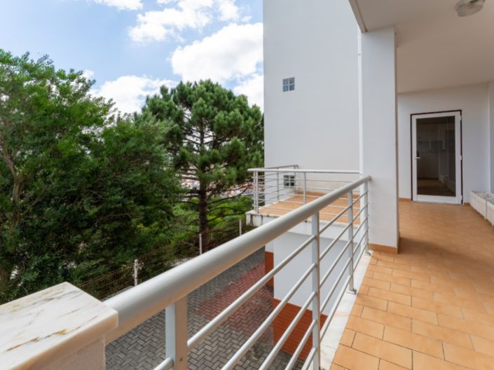 Image No.20-2 Bed Apartment for sale