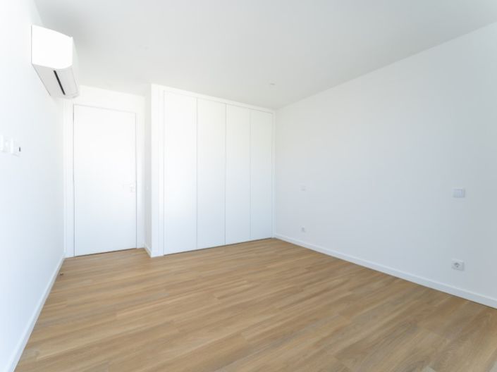 Image No.19-3 Bed Apartment for sale