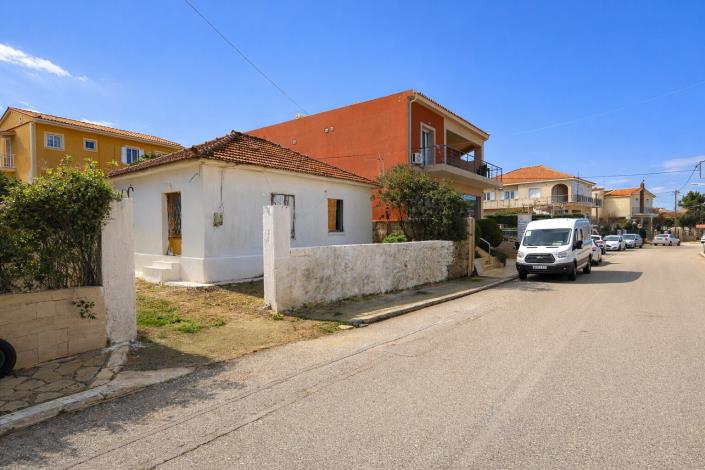 Image No.6-2 Bed House for sale