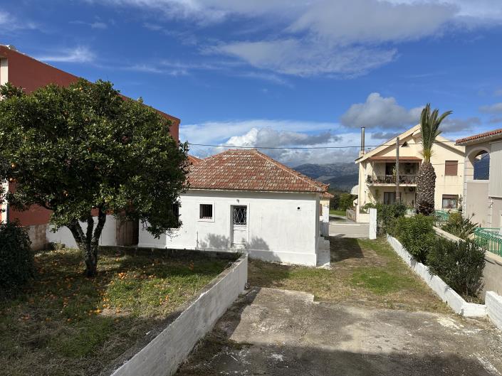 Image No.8-2 Bed House for sale