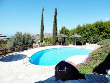 62011-5-bedroom-bungalow-with-panoramic-views