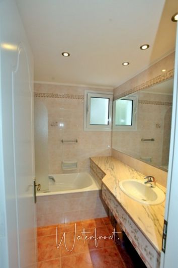 Image No.10-6 Bed Villa for sale