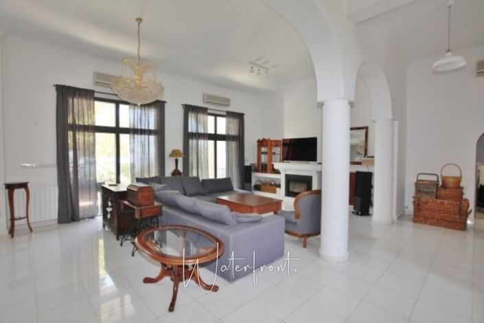 Image No.2-6 Bed Villa for sale