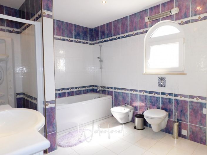 Image No.10-5 Bed Villa for sale