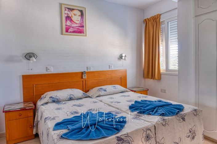 Image No.10-20 Bed Commercial for sale