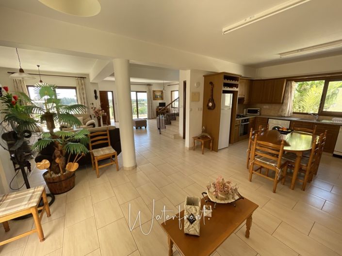 Image No.8-Villa de 4 chambres à vendre à Yeroskipou