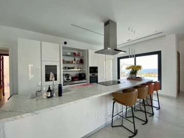 154646-detached-villa-for-sale-in-sea-caves-s