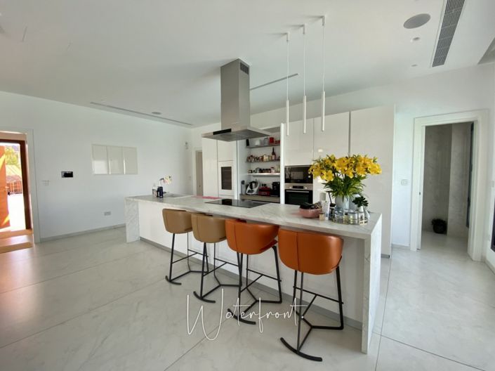 Image No.5-5 Bed Villa for sale