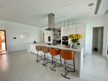 154640-detached-villa-for-sale-in-sea-caves-s