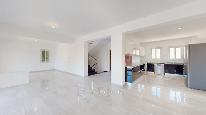 Image No.7-5 Bed Villa for sale