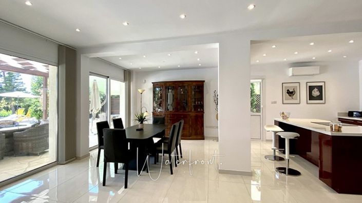 Image No.6-4 Bed Villa for sale