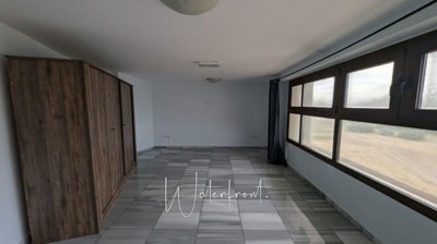 183124-building-for-sale-in-tombs-of-the-king