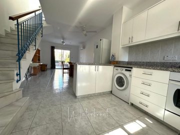 183167-town-house-for-sale-in-universalfull