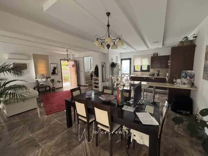 Image No.2-3 Bed Villa for sale