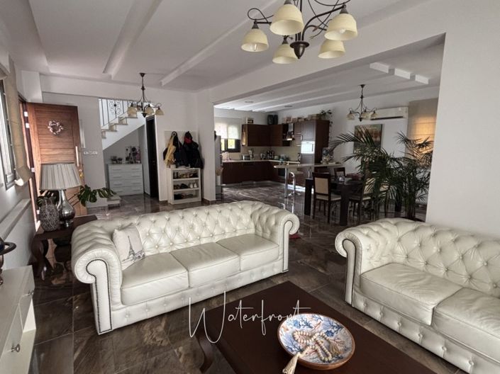 Image No.6-3 Bed Villa for sale