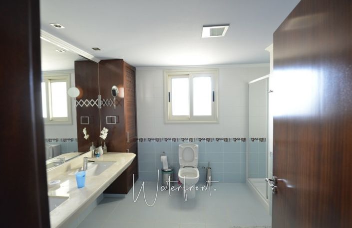Image No.10-8 Bed Villa for sale