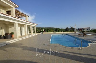 187281-detached-villa-for-sale-in-sea-caves-s