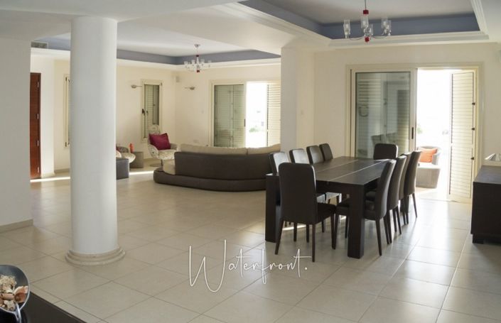 Image No.7-8 Bed Villa for sale