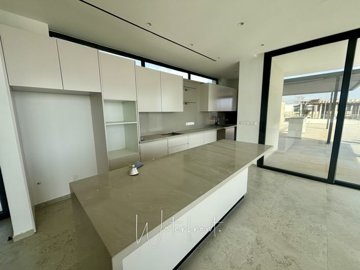 190100-detached-villa-for-sale-in-peyiafull