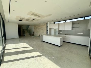 190102-detached-villa-for-sale-in-peyiafull