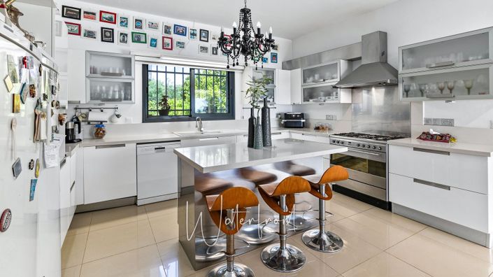 Image No.5-6 Bed Villa for sale
