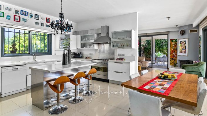 Image No.6-6 Bed Villa for sale
