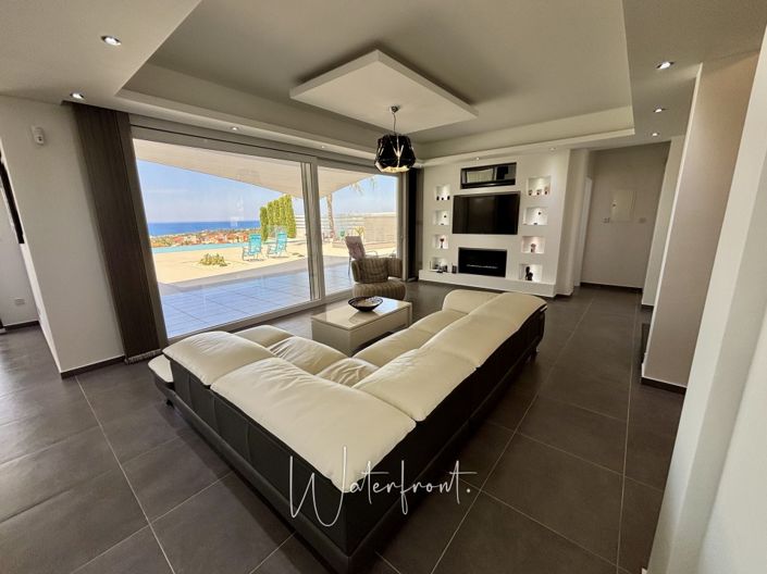 Image No.10-5 Bed Villa for sale