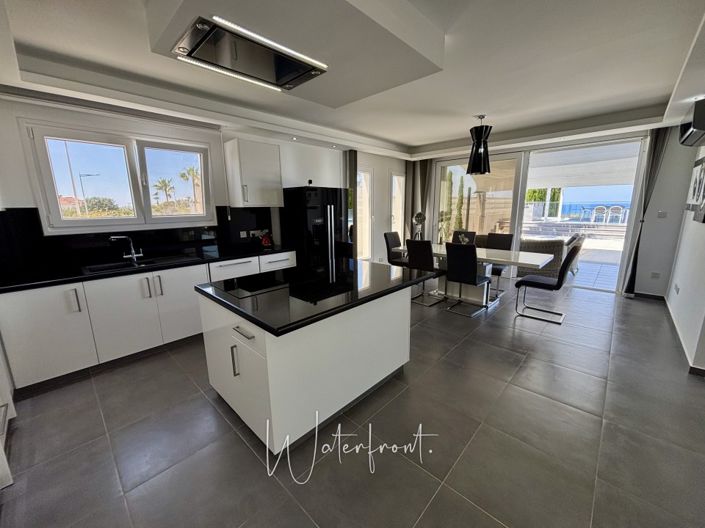 Image No.6-5 Bed Villa for sale