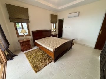 190927-detached-villa-for-sale-in-peyiafull