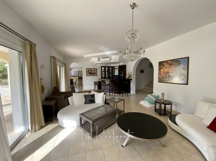 Image No.2-Villa de 5 chambres à vendre à Coral Bay